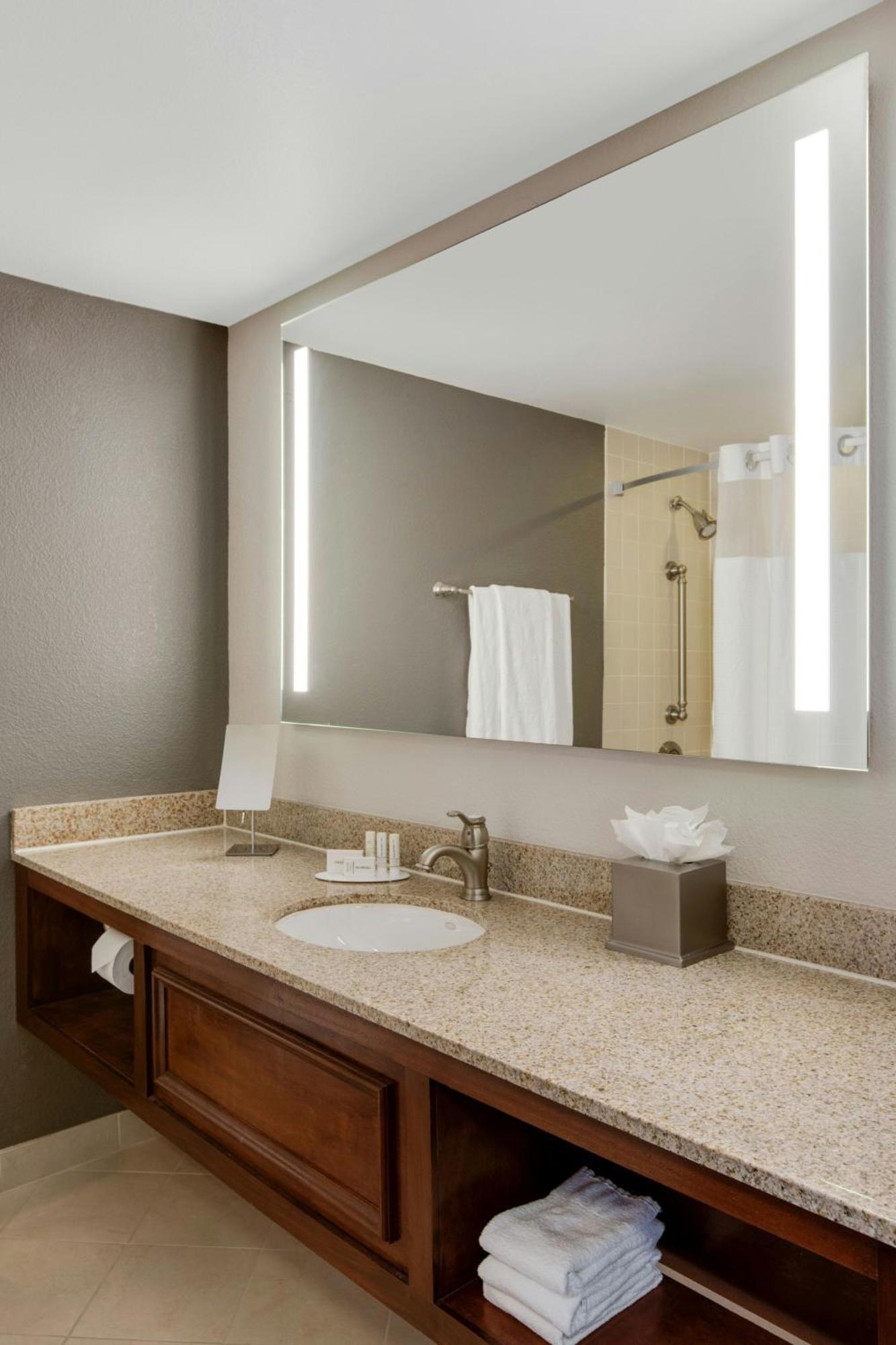 Courtyard By Marriott Boston Logan Airport Ξενοδοχείο Εξωτερικό φωτογραφία