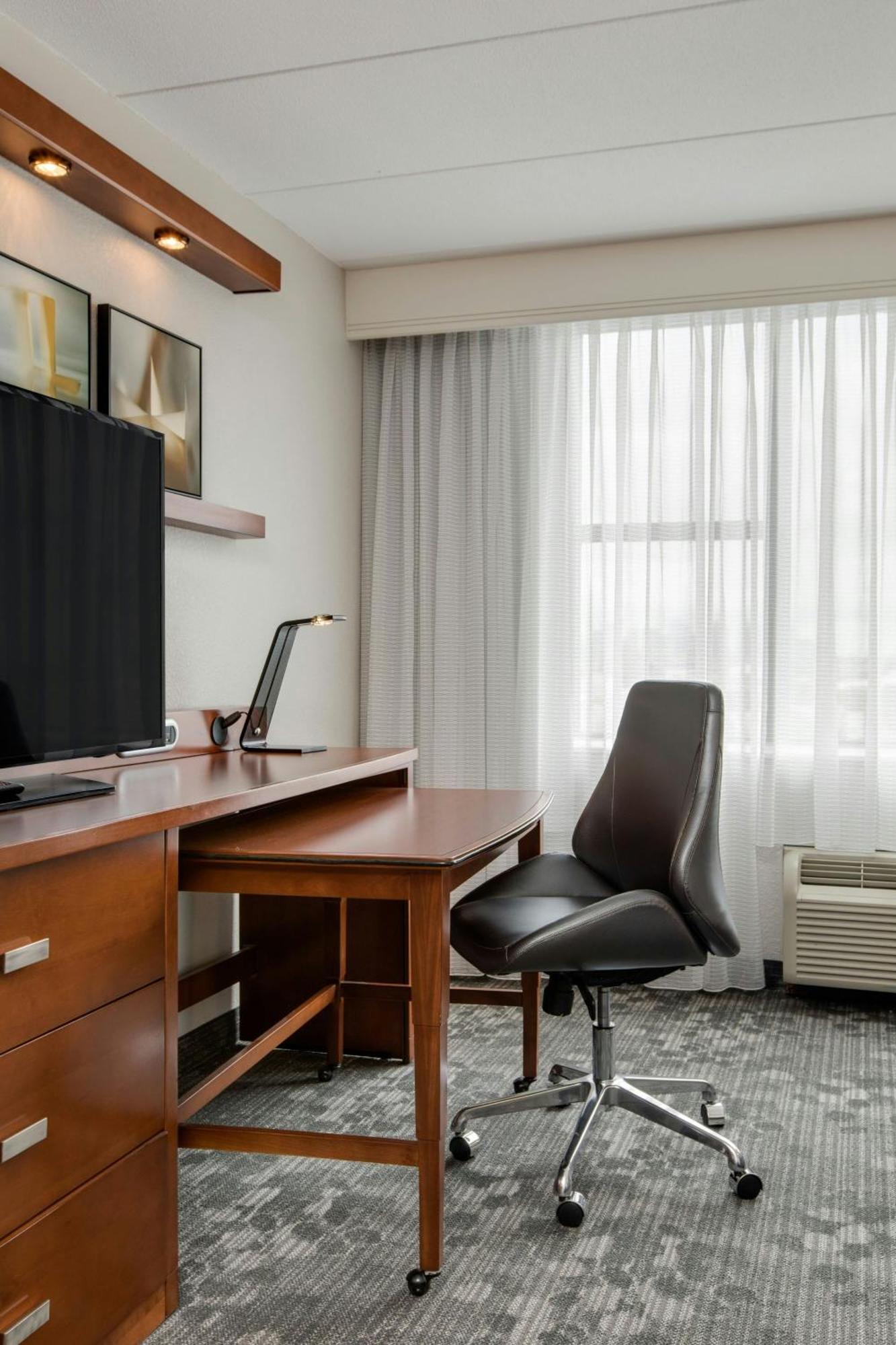 Courtyard By Marriott Boston Logan Airport Ξενοδοχείο Εξωτερικό φωτογραφία