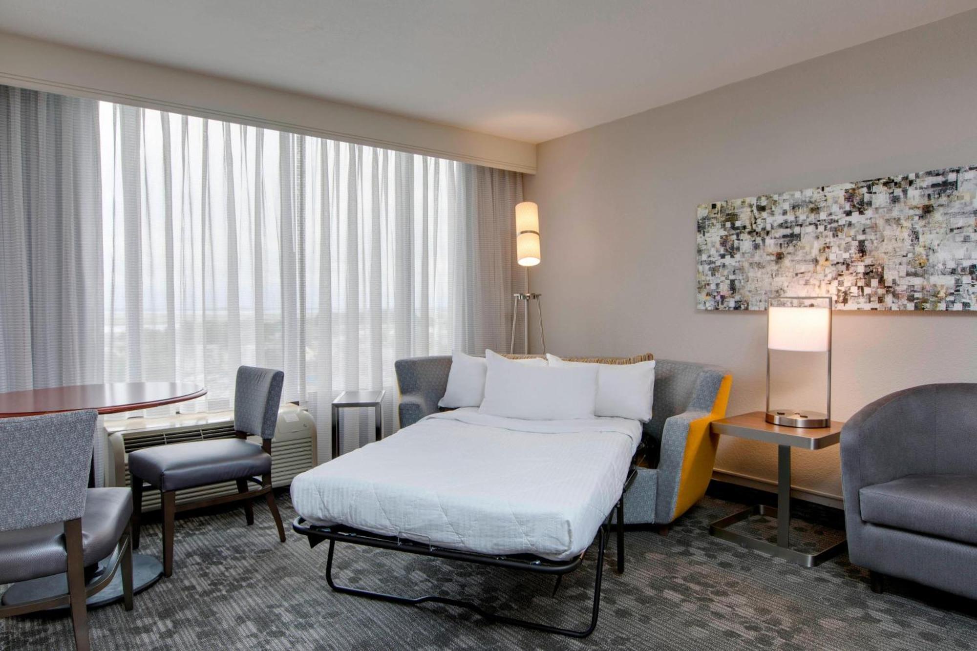 Courtyard By Marriott Boston Logan Airport Ξενοδοχείο Εξωτερικό φωτογραφία