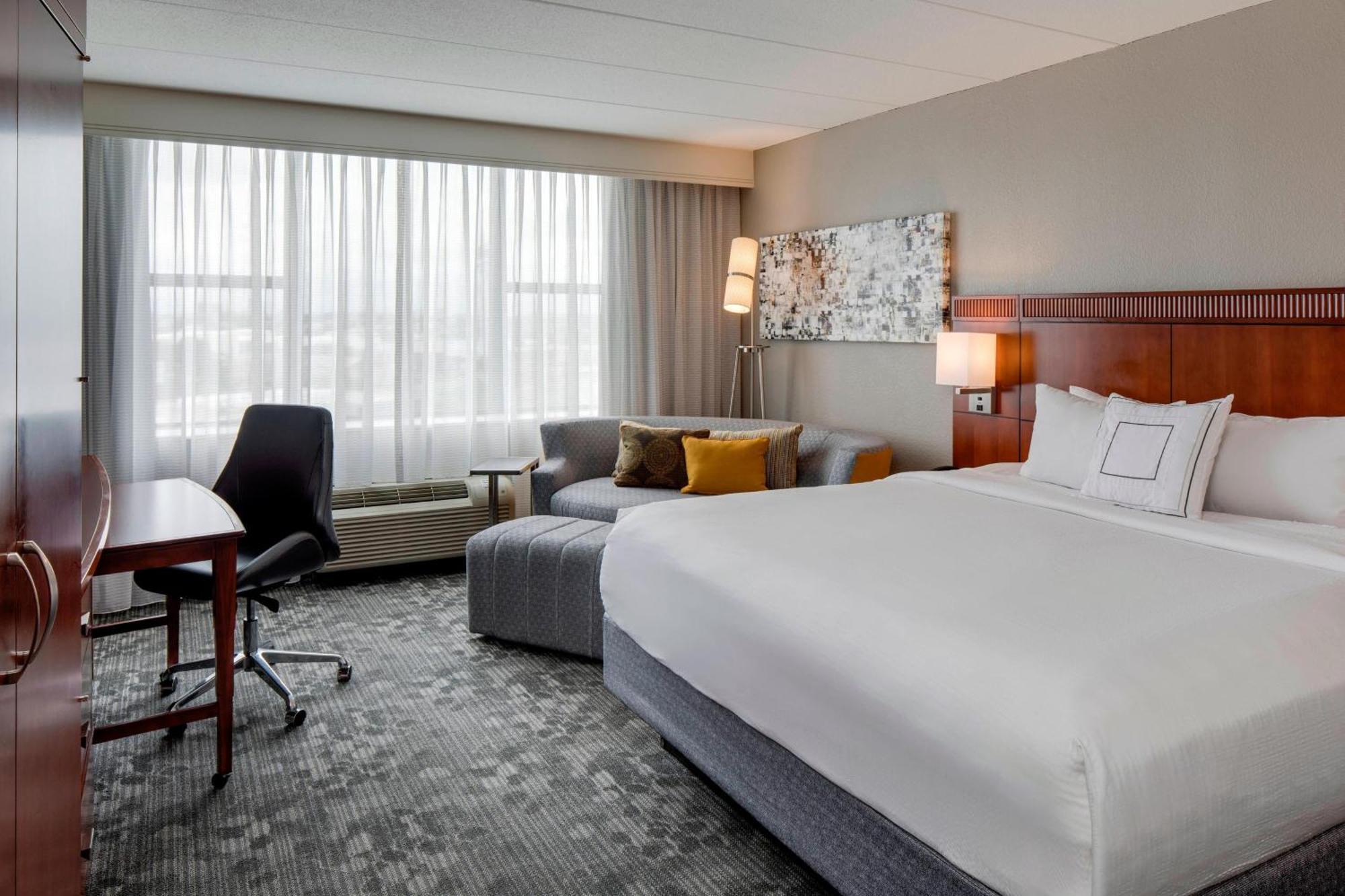Courtyard By Marriott Boston Logan Airport Ξενοδοχείο Εξωτερικό φωτογραφία
