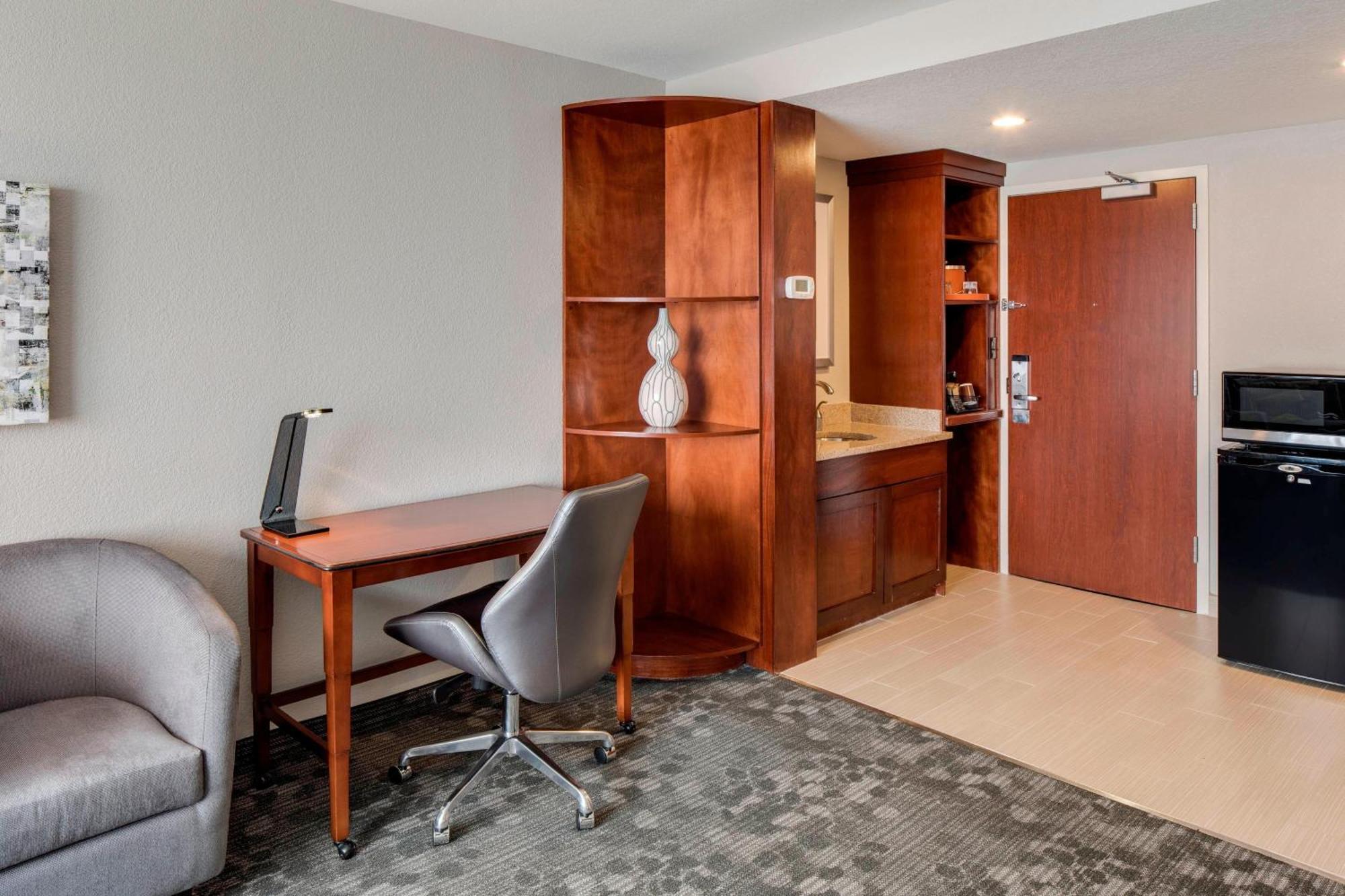 Courtyard By Marriott Boston Logan Airport Ξενοδοχείο Εξωτερικό φωτογραφία