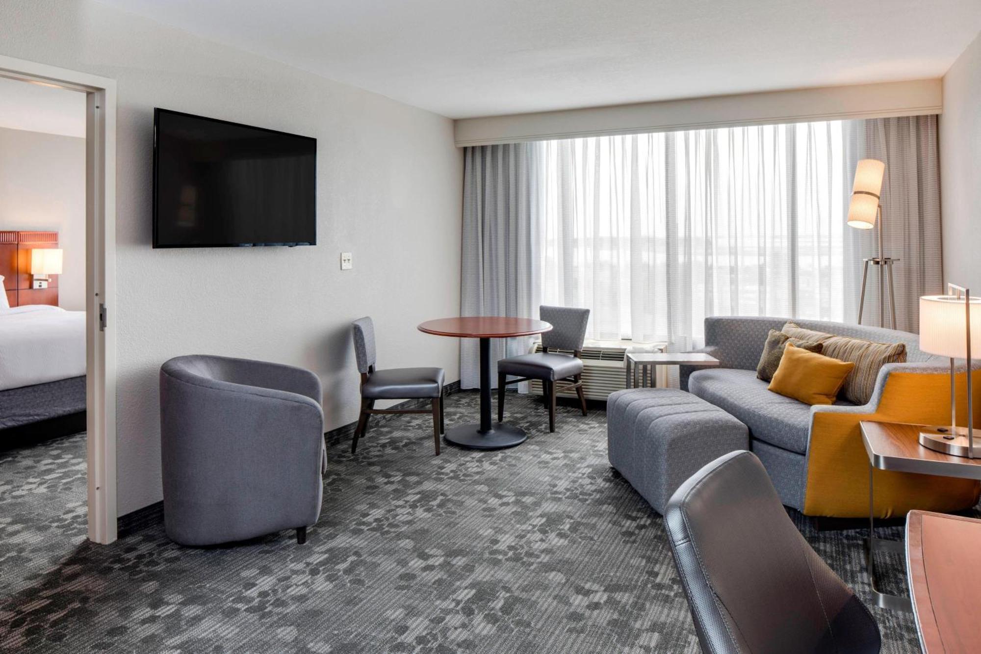 Courtyard By Marriott Boston Logan Airport Ξενοδοχείο Εξωτερικό φωτογραφία